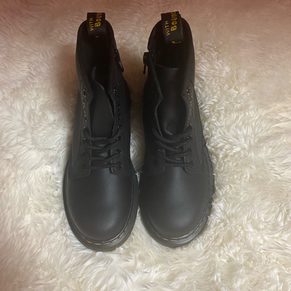 Dr.Martins girls boots. Brand New. Size 1.